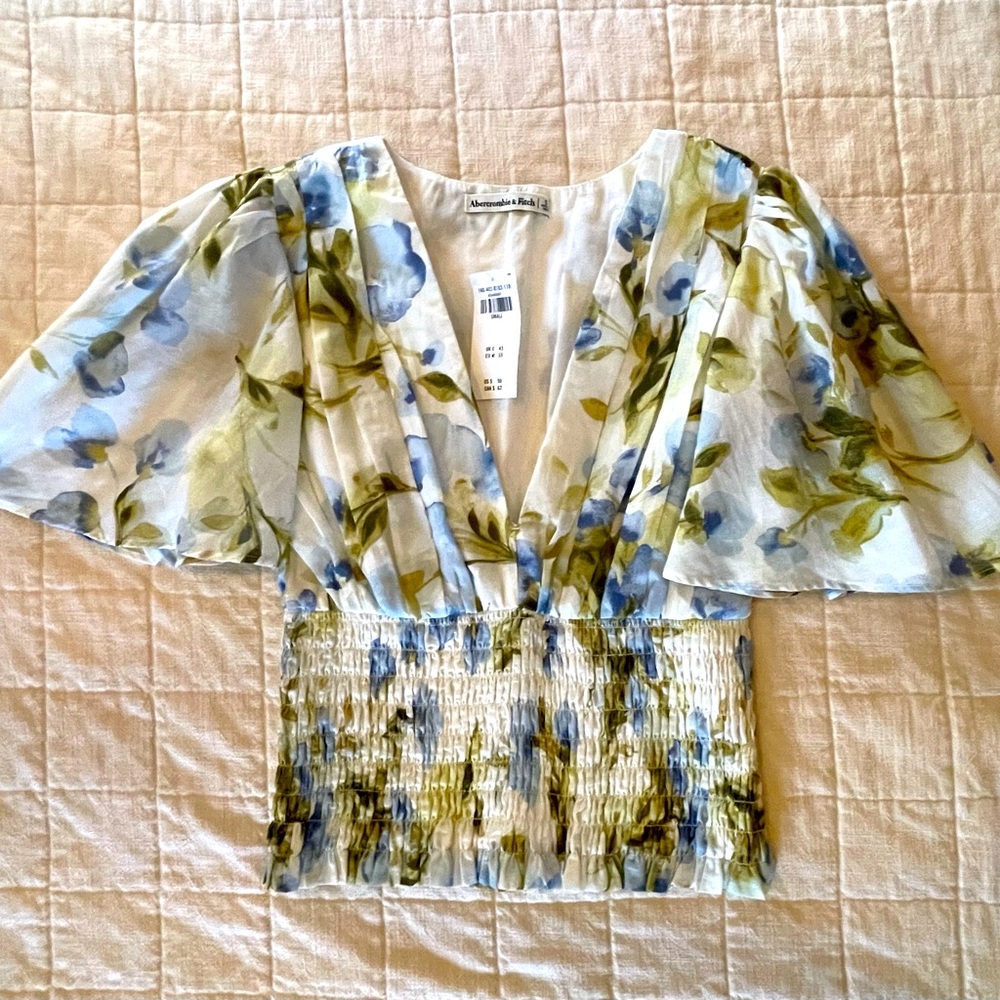 Abercrombie Watercolor Top 🩵
